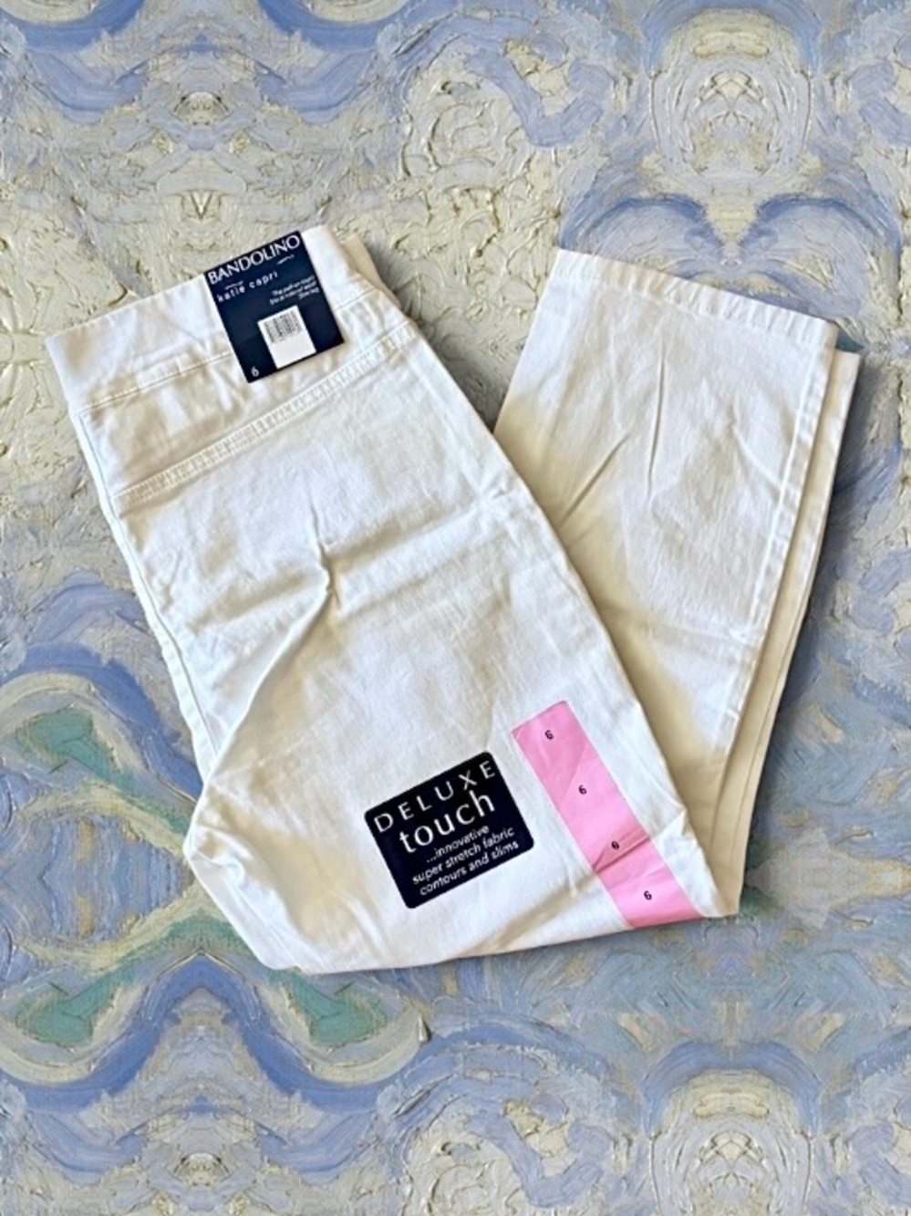 Bandolino Women’s White ‘Katie’ Capri Pull On Pants